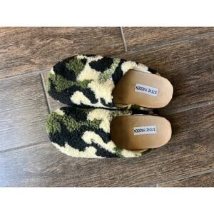 Steve Madden Camouflage Slippers